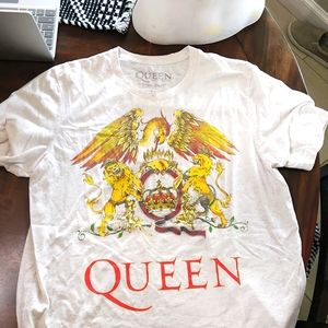 Queen tour tshirt in Large
